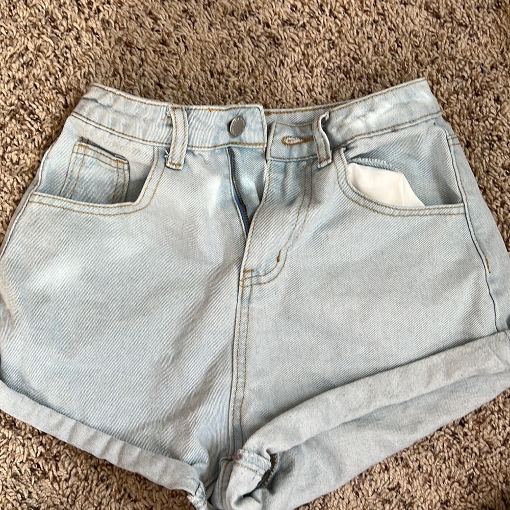 Shorts With Floral Pockets